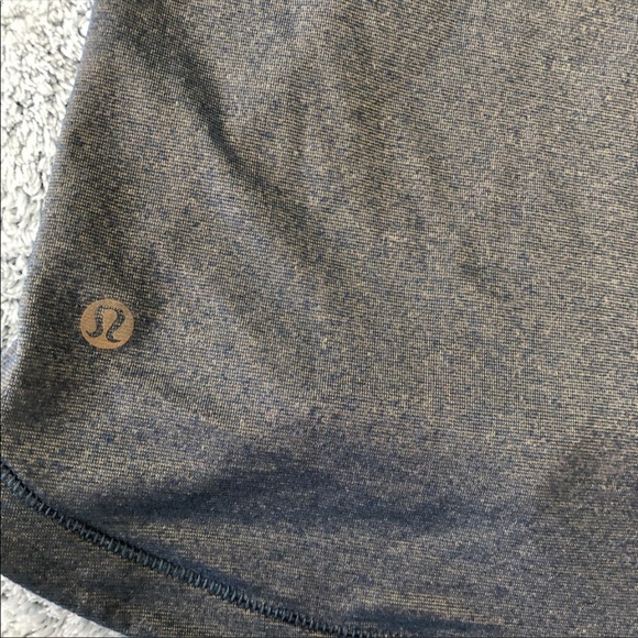 Lululemon V neck tee - Picture 3 of 7